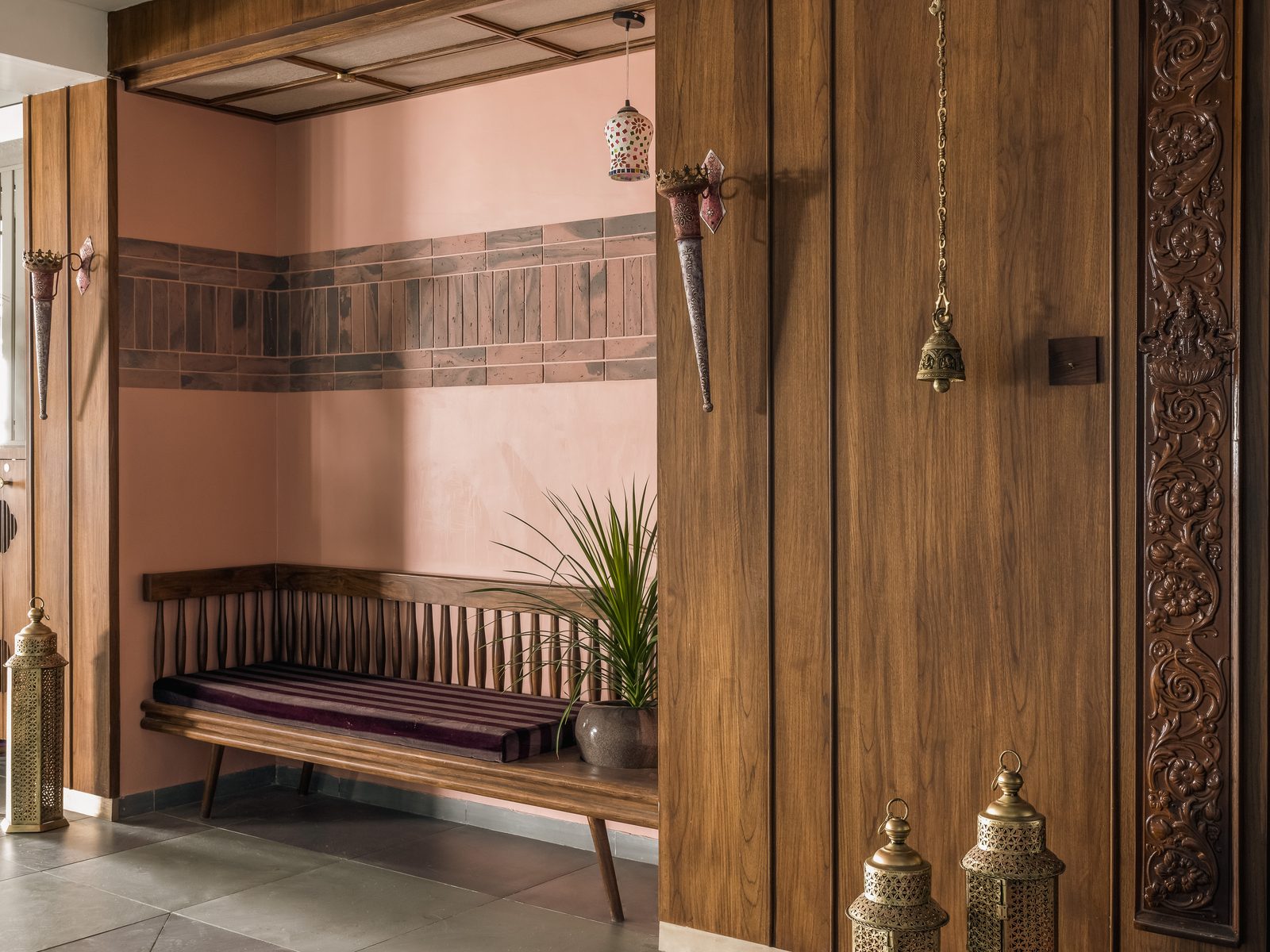 Varnam Veda Handcrafted Details